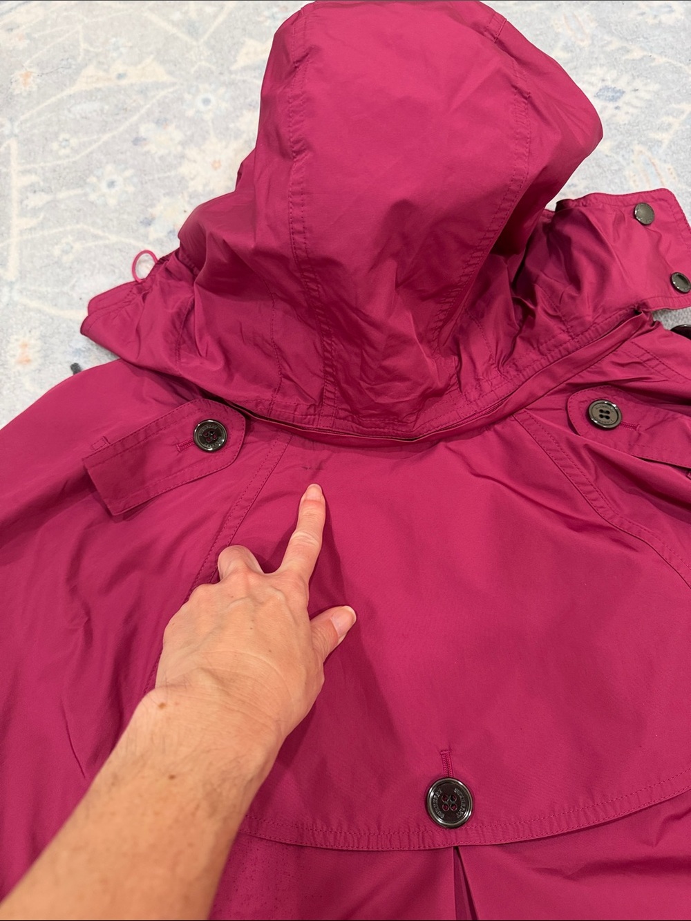 Burberry Rose Magenta Hooded Double-Breasted Rain Cape - Picture 10 of 17